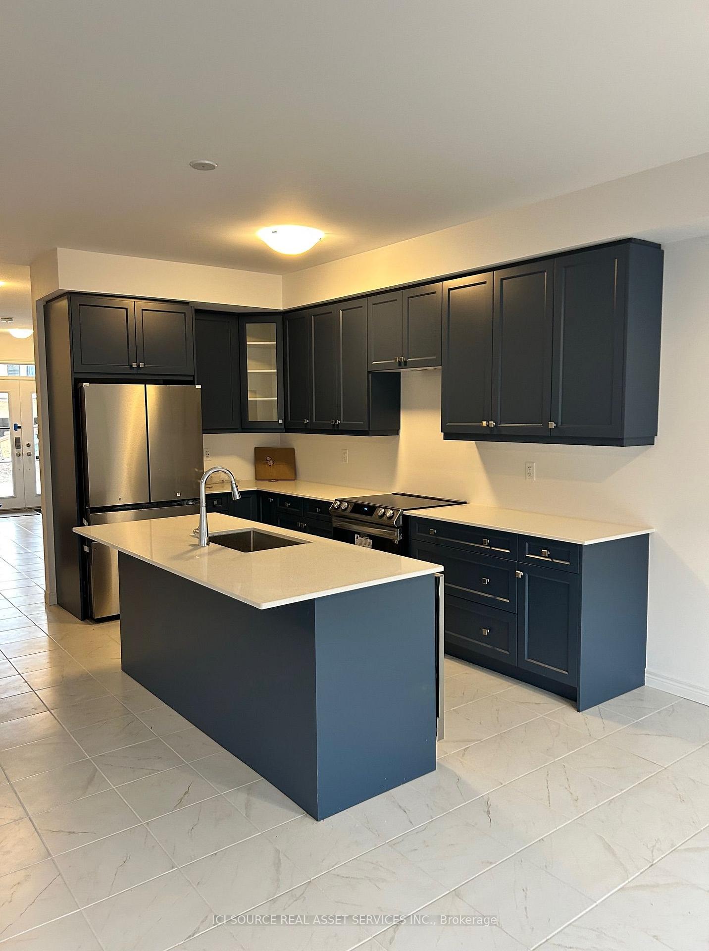 Photo 4 of 22 Holder Drive, Brantford, Empire South — HOMEH