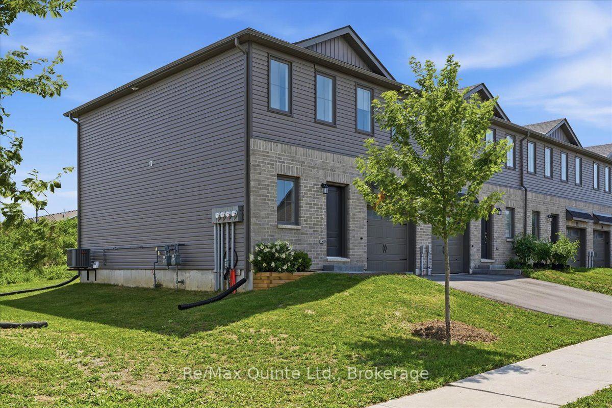 Photo 2 of 36 Campbell Crescent, Prince Edward County, Picton Ward — HOMEH