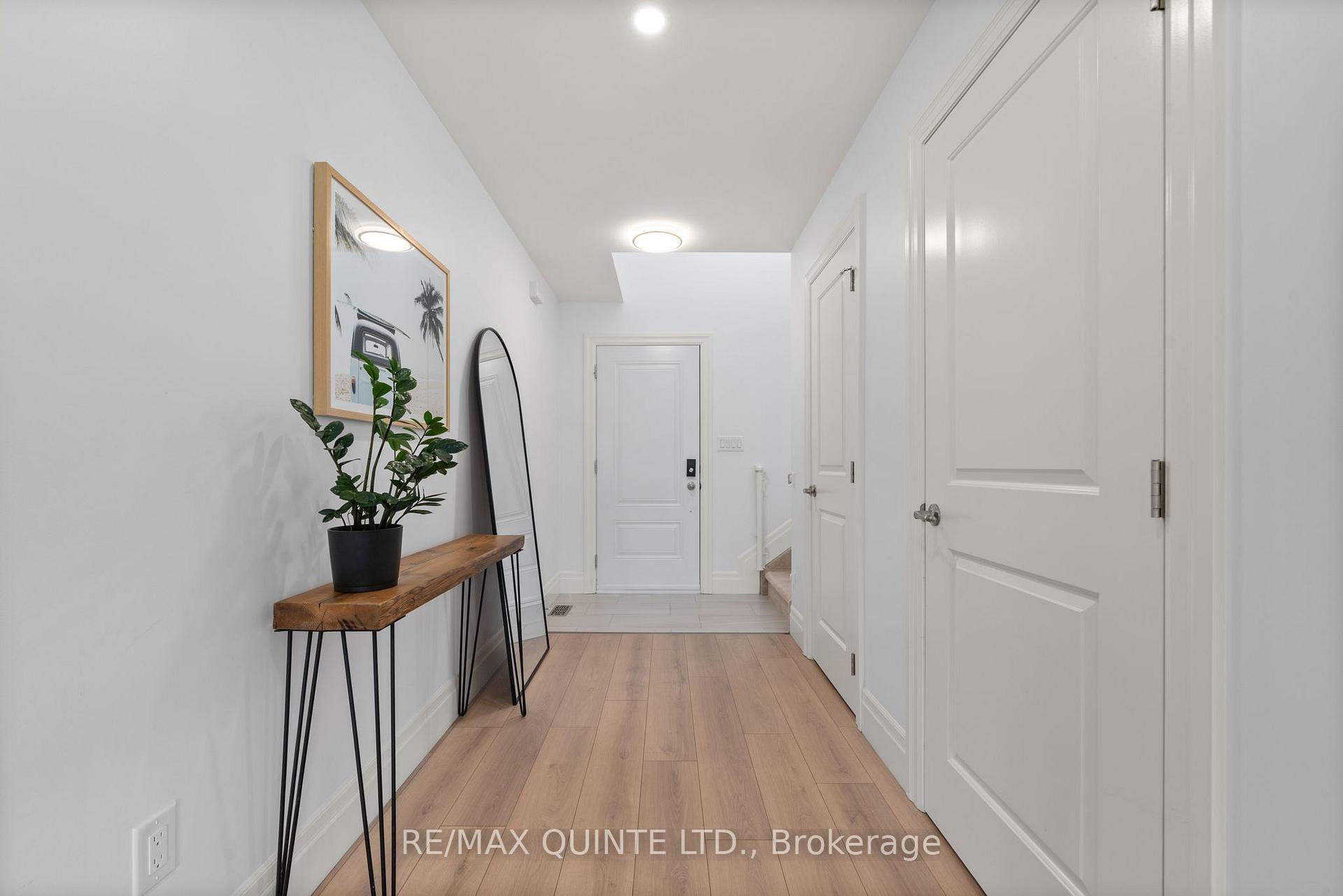 Photo 3 of 36 Campbell Crescent, Prince Edward County, Picton Ward — HOMEH