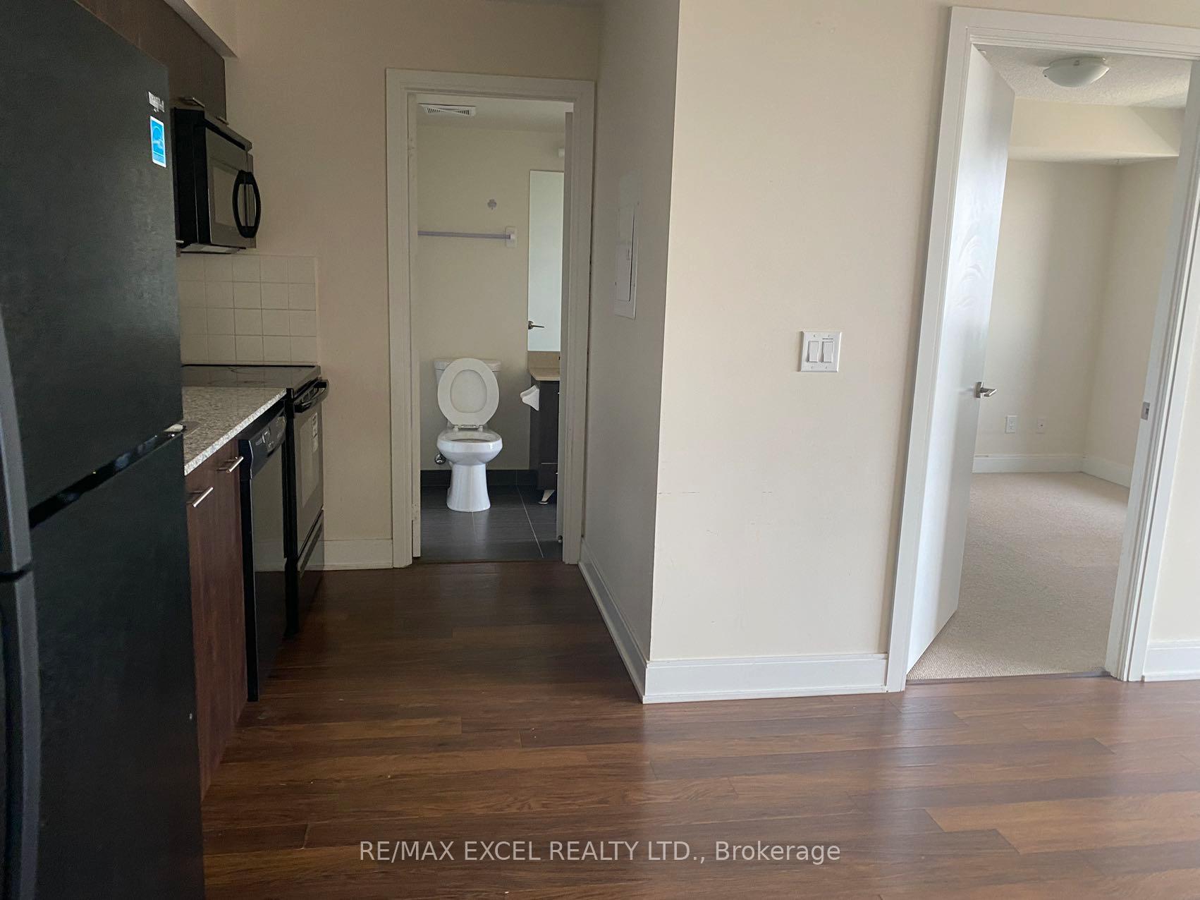 Front of Unit 3901, 125 Village Green Square