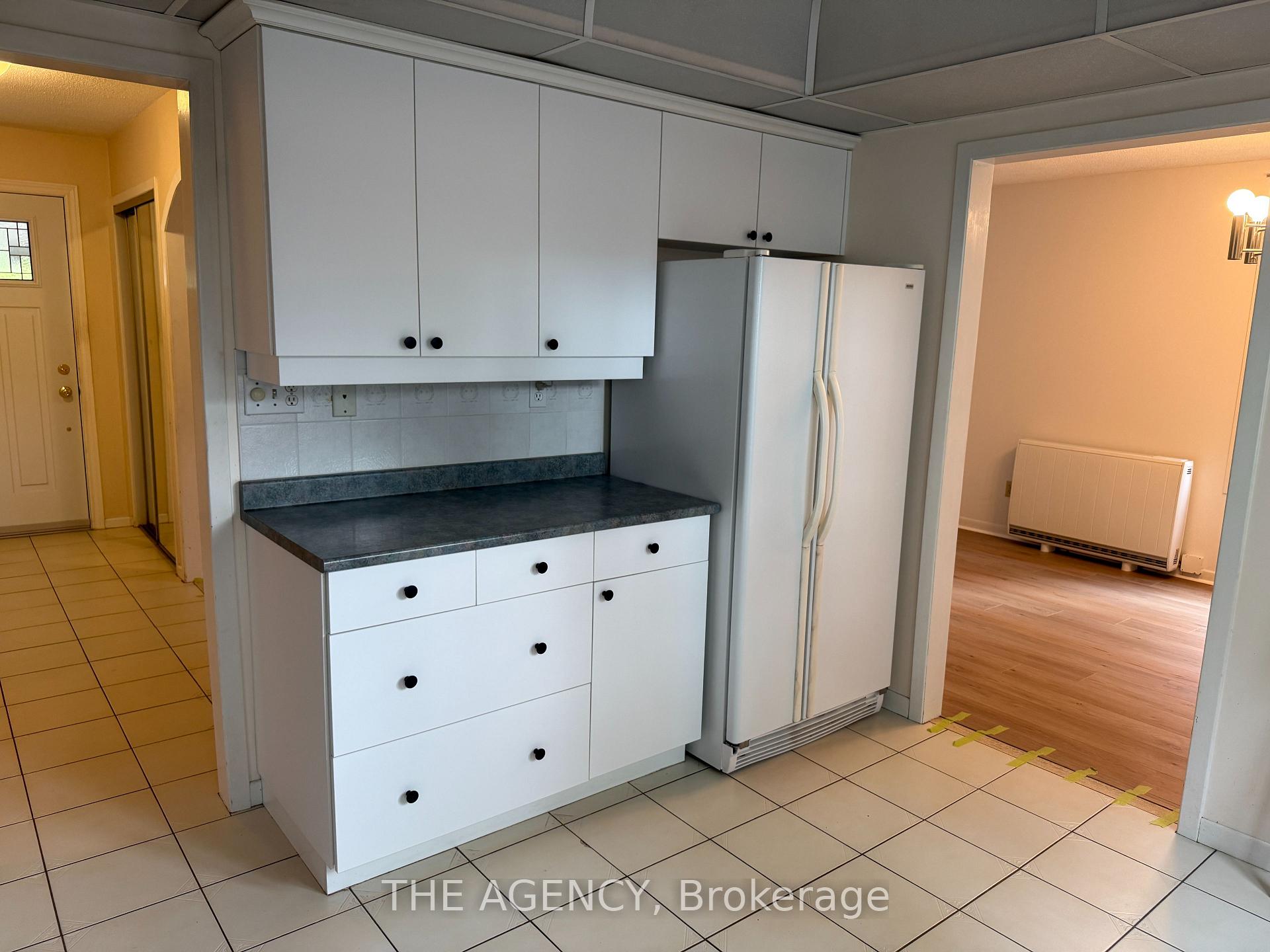 Photo 12 of 323 Waratah Avenue, Newmarket, Huron Heights-Leslie Valley — HOMEH
