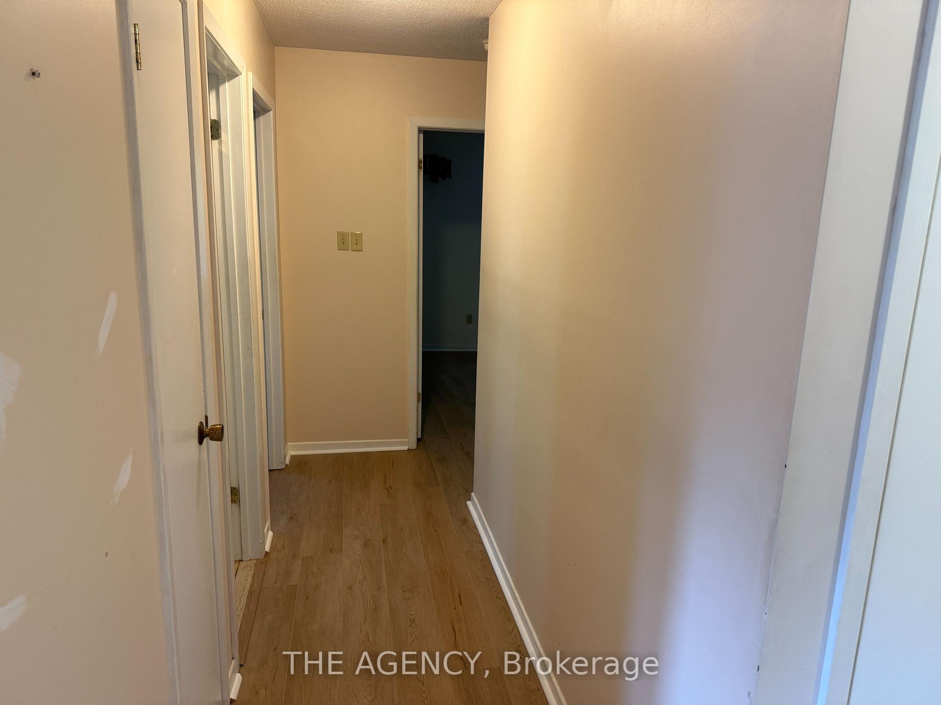 Photo 16 of 323 Waratah Avenue, Newmarket, Huron Heights-Leslie Valley — HOMEH