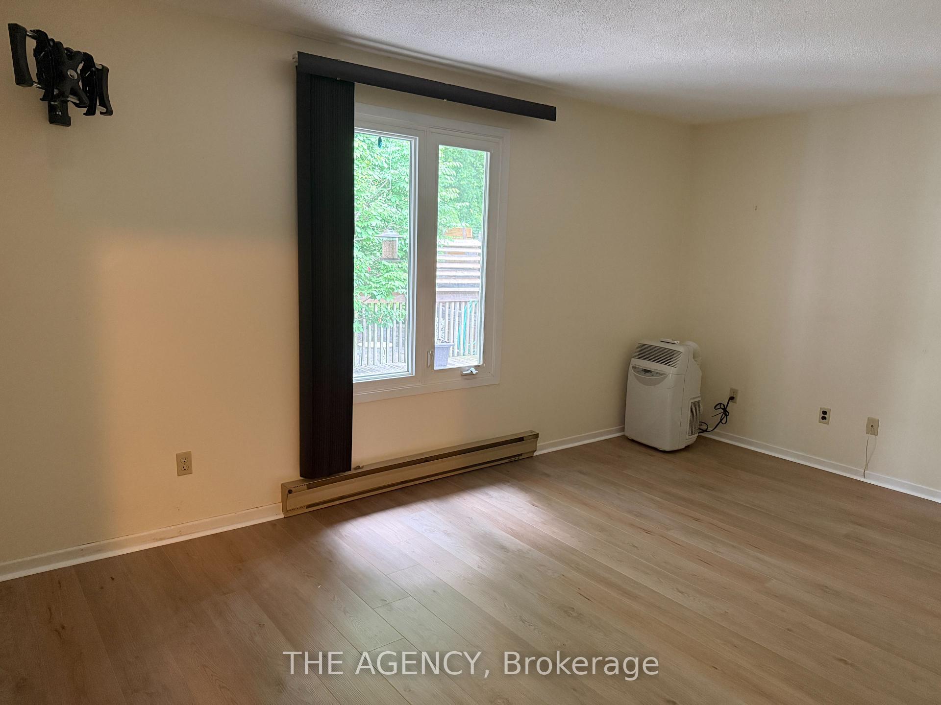 Photo 26 of 323 Waratah Avenue, Newmarket, Huron Heights-Leslie Valley — HOMEH