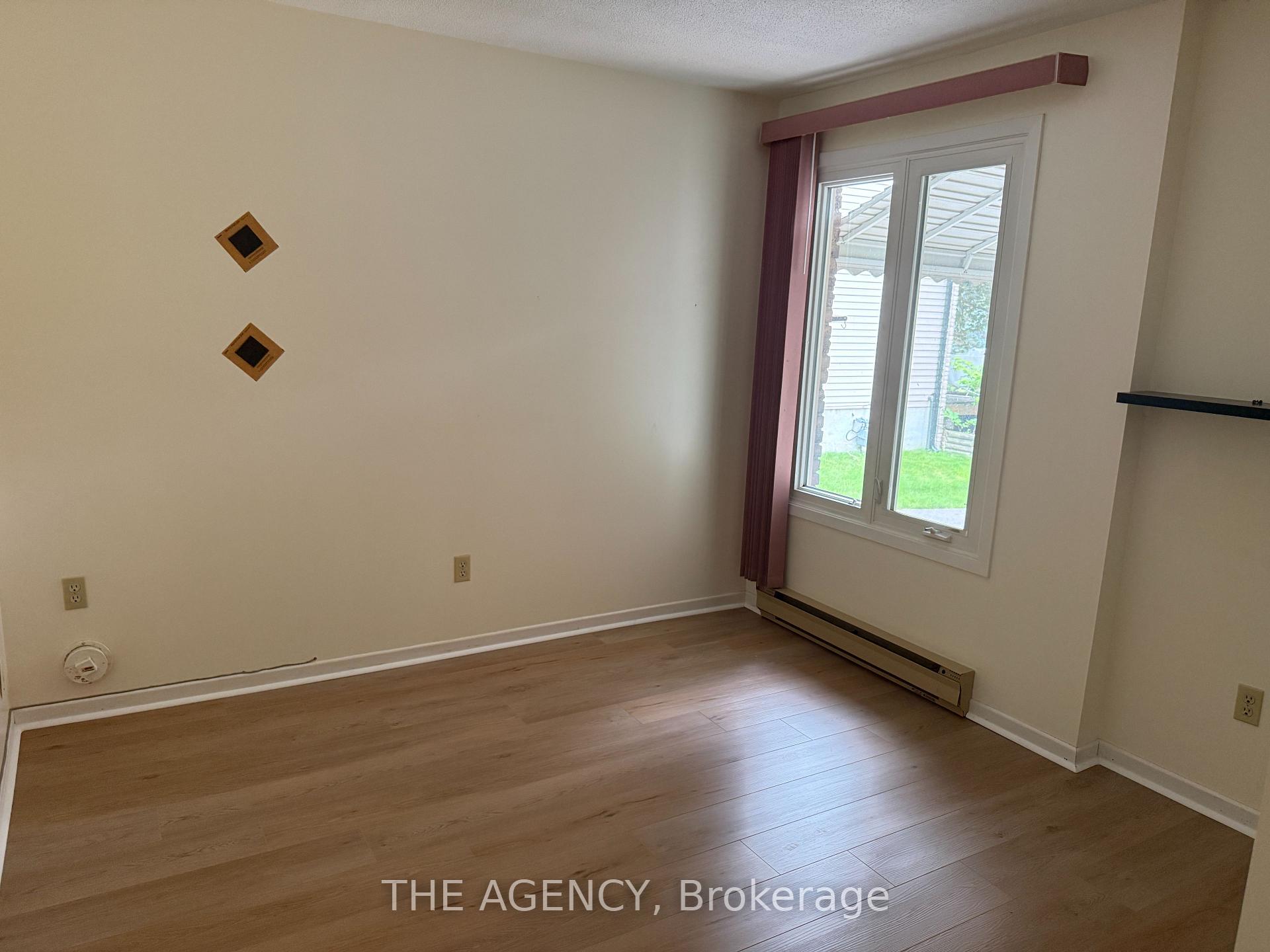 Photo 28 of 323 Waratah Avenue, Newmarket, Huron Heights-Leslie Valley — HOMEH