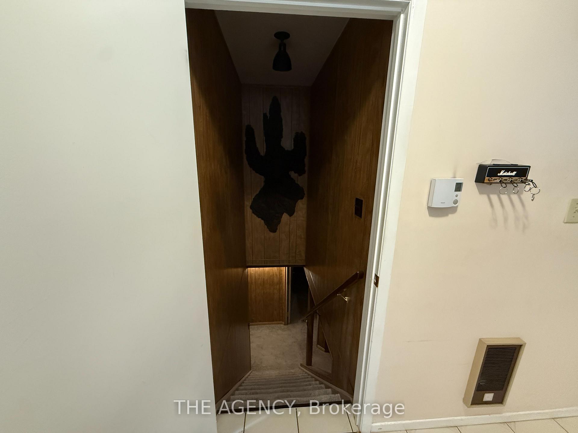 Photo 31 of 323 Waratah Avenue, Newmarket, Huron Heights-Leslie Valley — HOMEH