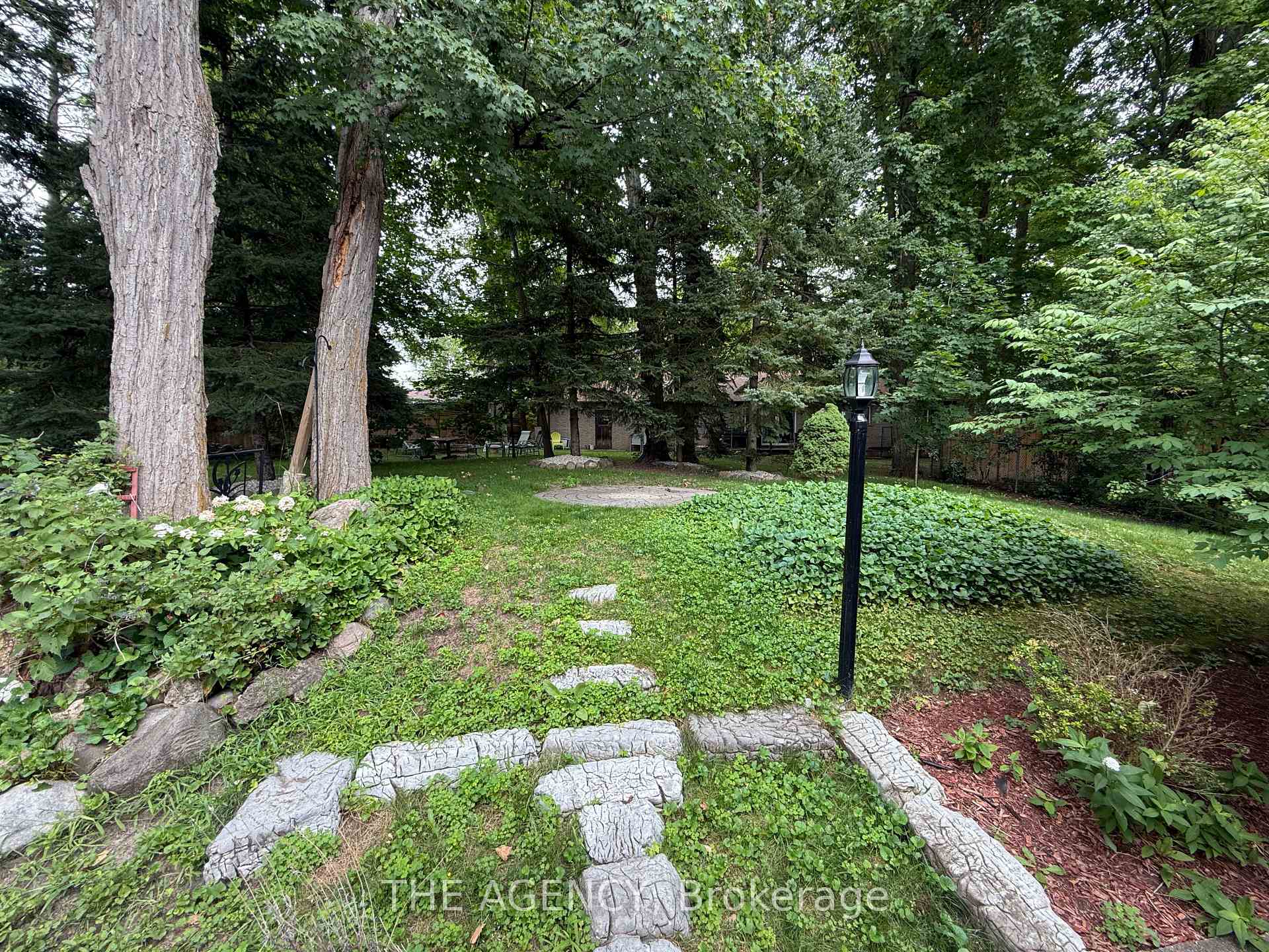 Photo 49 of 323 Waratah Avenue, Newmarket, Huron Heights-Leslie Valley — HOMEH