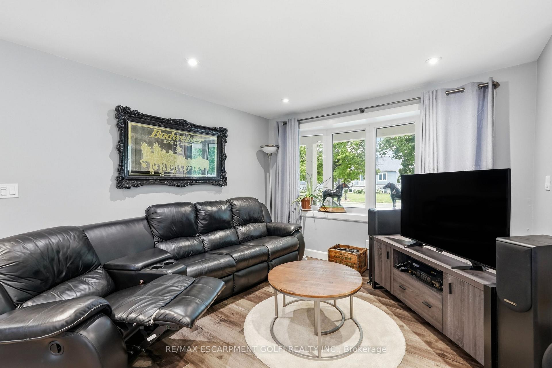 Photo 8 of 146 Lynden Road, Hamilton, Rural Flamborough — HOMEH