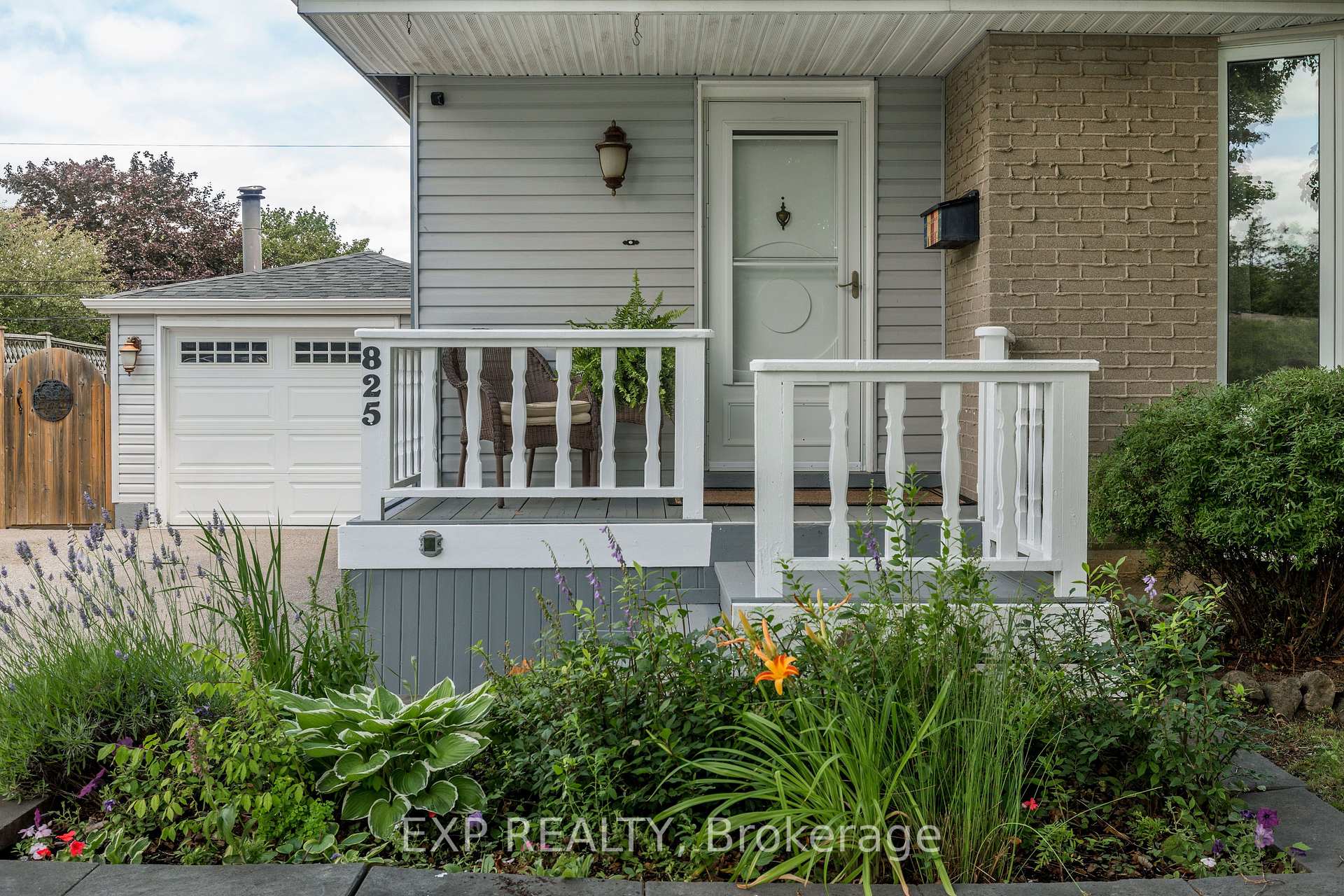 Photo 4 of 825 Bem Avenue, Pickering, Bay Ridges — HOMEH