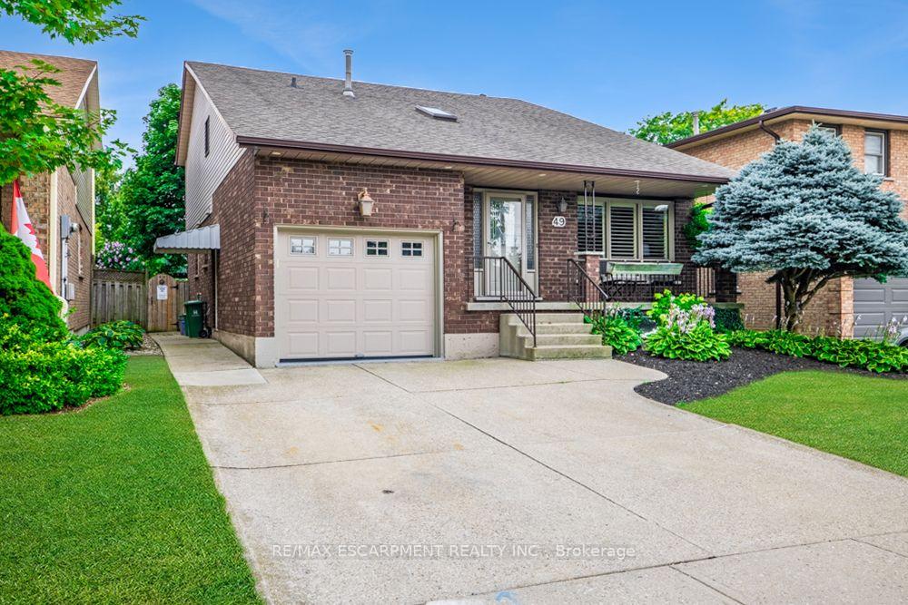 Photo 1 of 49 Branthaven Drive, Hamilton, Stoney Creek Mountain — HOMEH