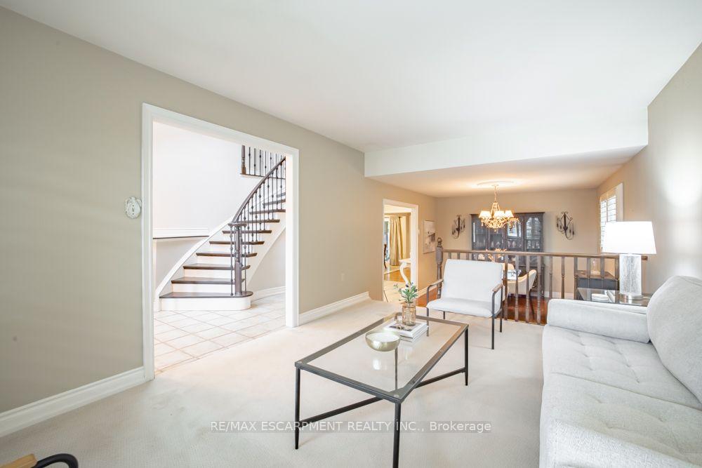 Photo 6 of 49 Branthaven Drive, Hamilton, Stoney Creek Mountain — HOMEH