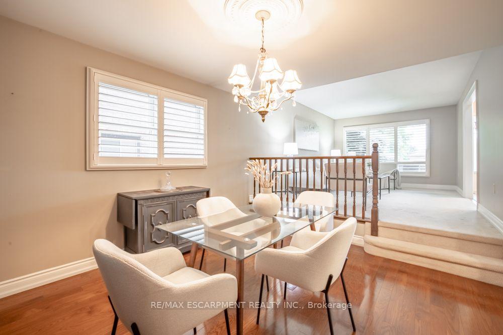 Photo 9 of 49 Branthaven Drive, Hamilton, Stoney Creek Mountain — HOMEH