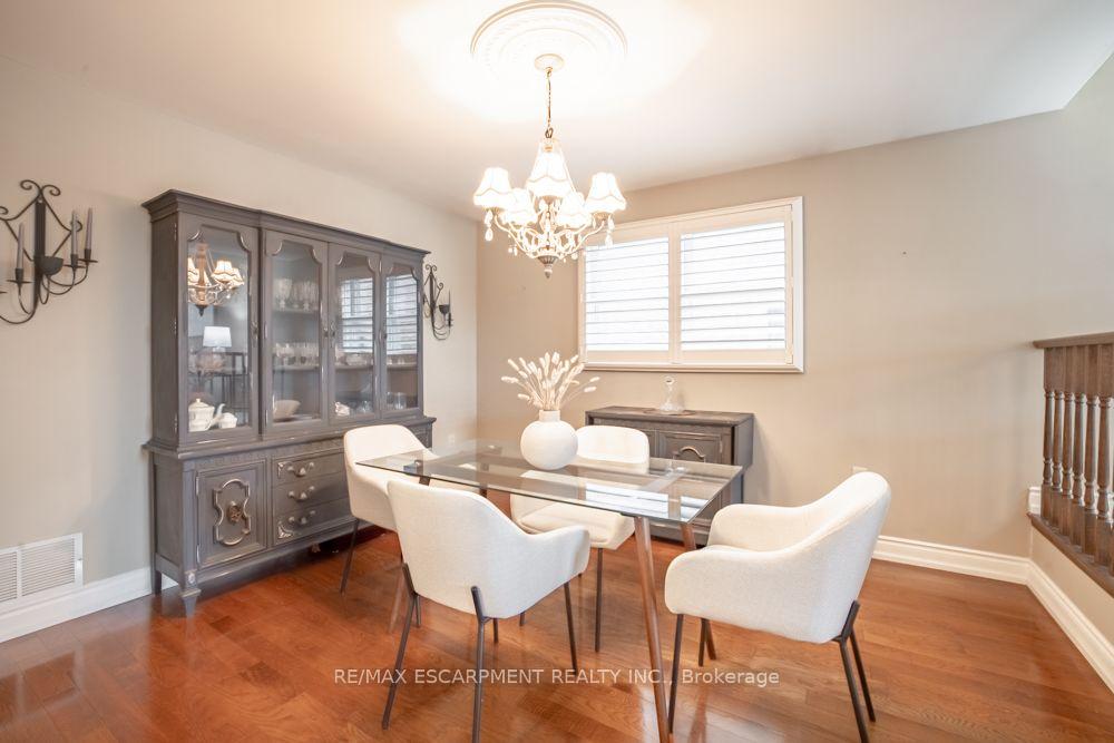 Photo 10 of 49 Branthaven Drive, Hamilton, Stoney Creek Mountain — HOMEH