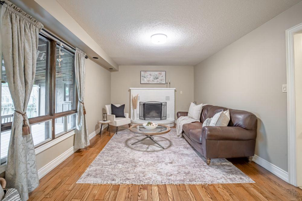 Photo 14 of 49 Branthaven Drive, Hamilton, Stoney Creek Mountain — HOMEH