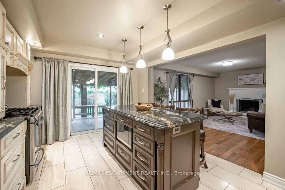 Photo 19 of 49 Branthaven Drive, Hamilton, Stoney Creek Mountain — HOMEH