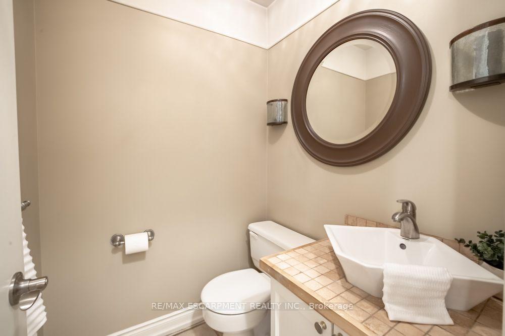 Photo 20 of 49 Branthaven Drive, Hamilton, Stoney Creek Mountain — HOMEH