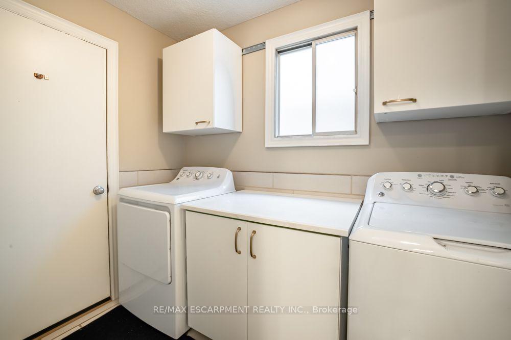 Photo 21 of 49 Branthaven Drive, Hamilton, Stoney Creek Mountain — HOMEH