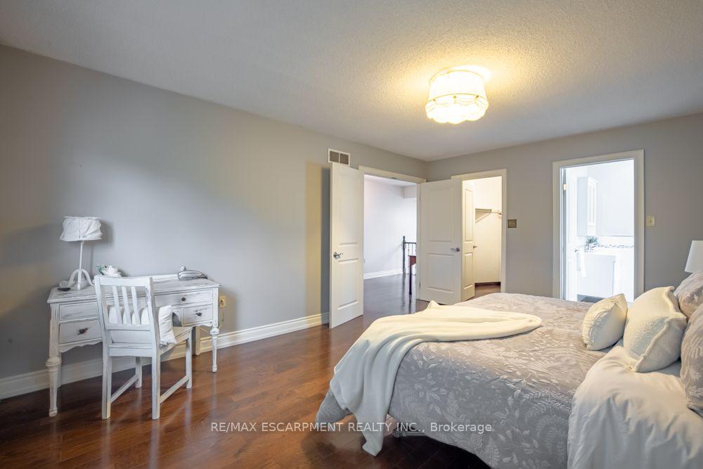 Photo 23 of 49 Branthaven Drive, Hamilton, Stoney Creek Mountain — HOMEH