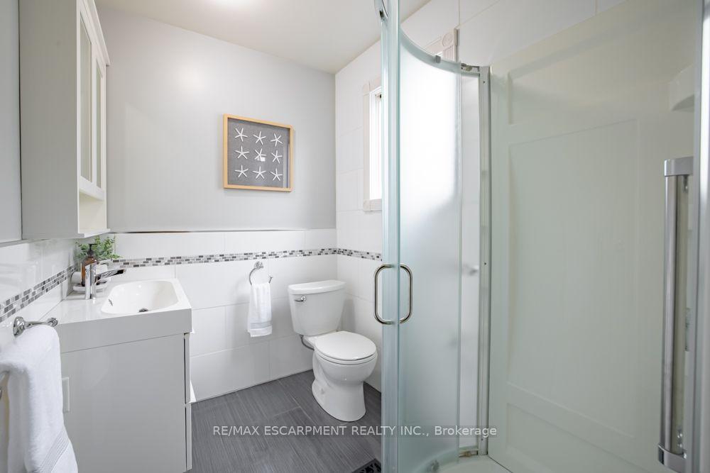 Photo 24 of 49 Branthaven Drive, Hamilton, Stoney Creek Mountain — HOMEH