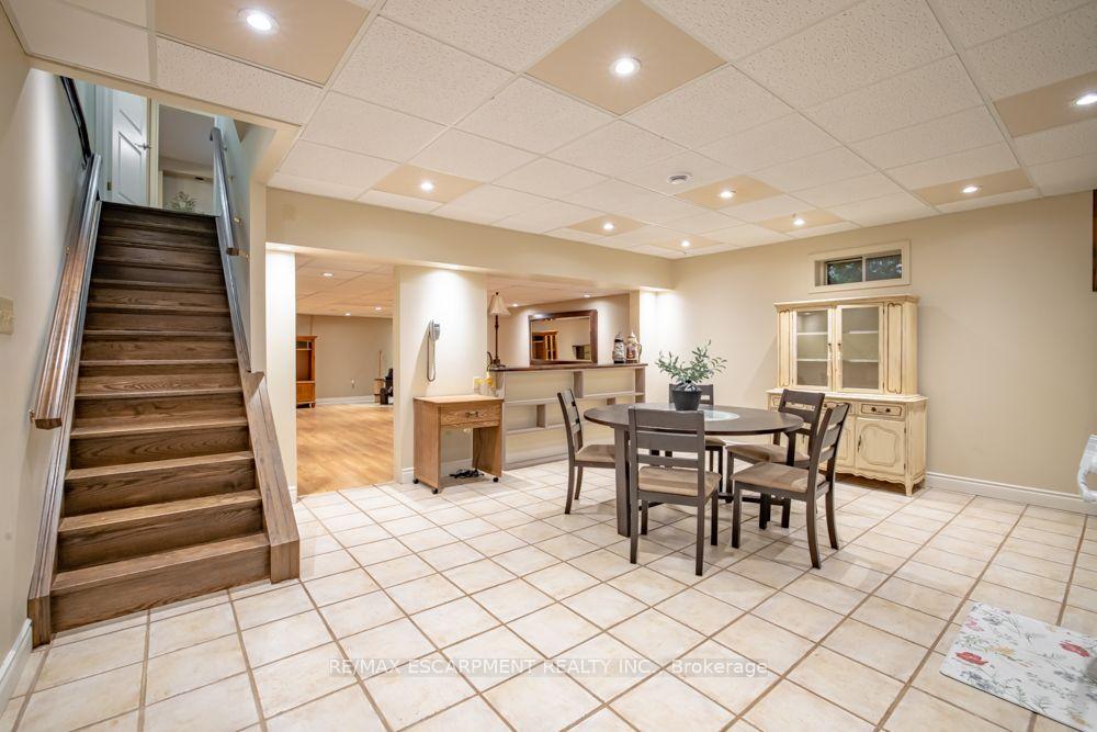 Photo 29 of 49 Branthaven Drive, Hamilton, Stoney Creek Mountain — HOMEH