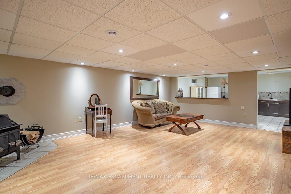 Photo 33 of 49 Branthaven Drive, Hamilton, Stoney Creek Mountain — HOMEH