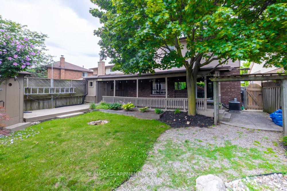 Photo 35 of 49 Branthaven Drive, Hamilton, Stoney Creek Mountain — HOMEH