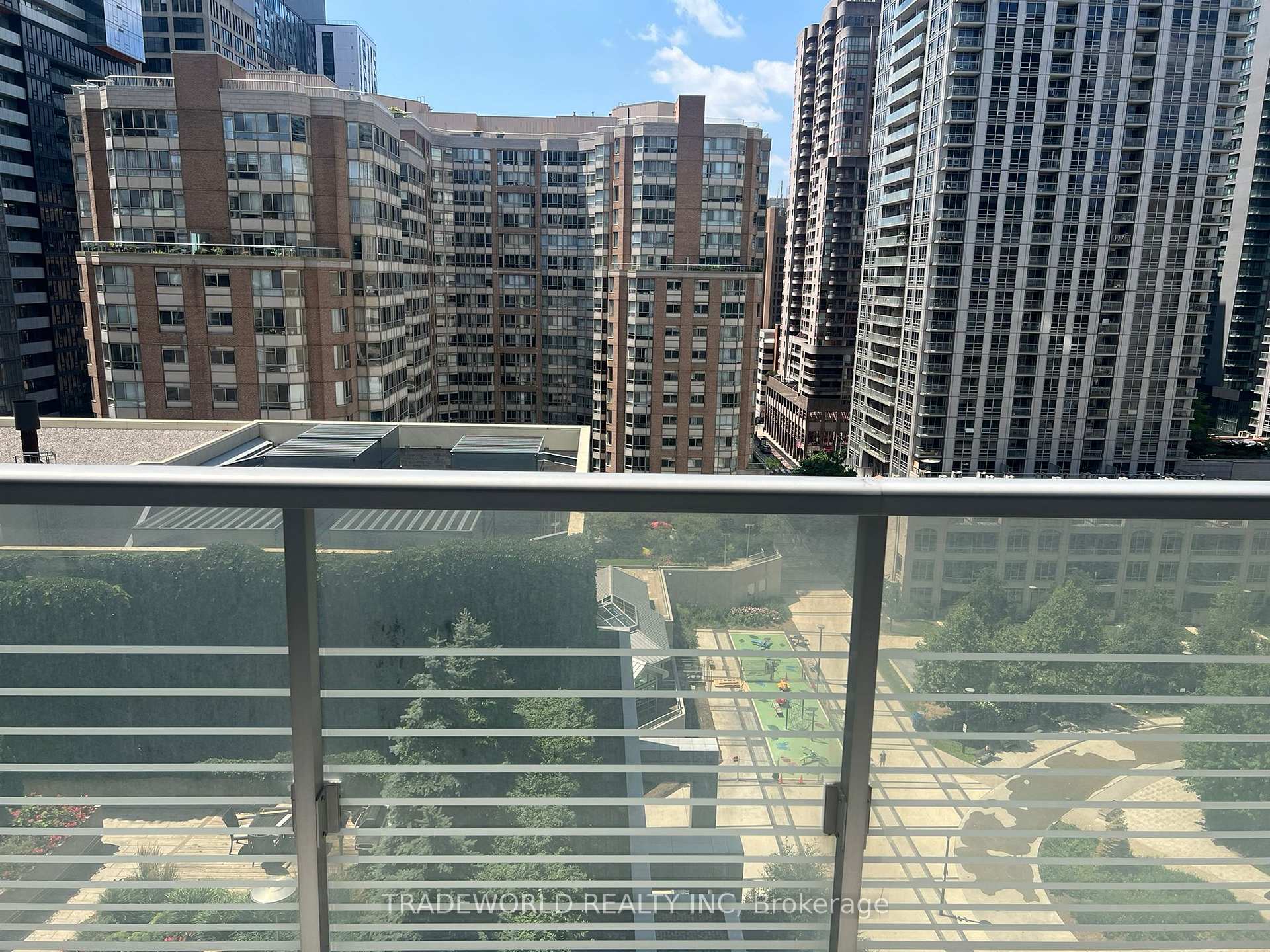 Photo 9 of Unit 921, 386 Yonge Street, Toronto, Bay Street Corridor — HOMEH