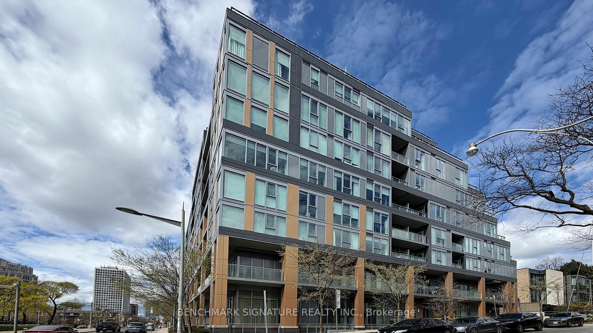 Photo 2 of Unit Th106, 6 Parkwood Avenue, Toronto, Casa Loma — HOMEH