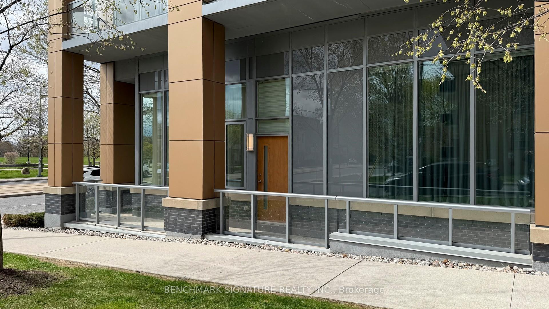 Photo 5 of Unit Th106, 6 Parkwood Avenue, Toronto, Casa Loma — HOMEH