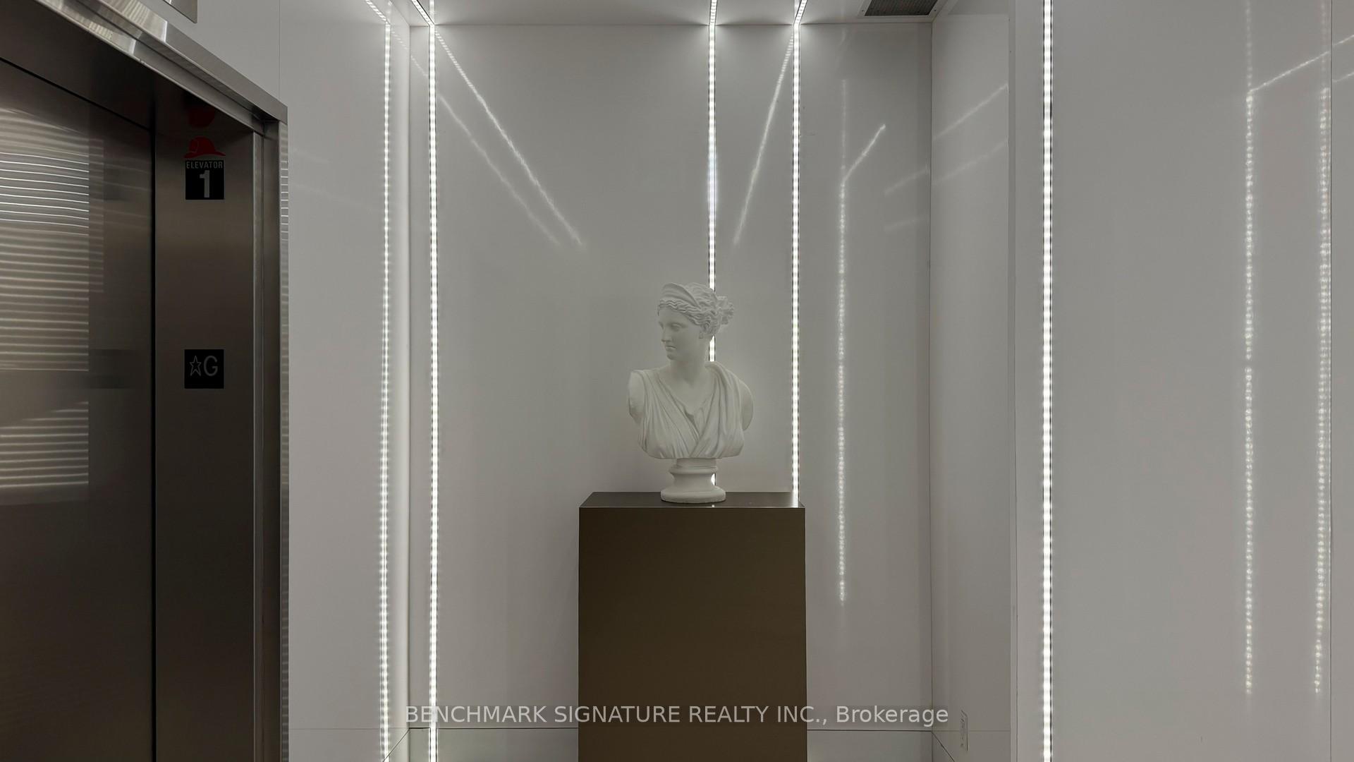 Photo 11 of Unit Th106, 6 Parkwood Avenue, Toronto, Casa Loma — HOMEH