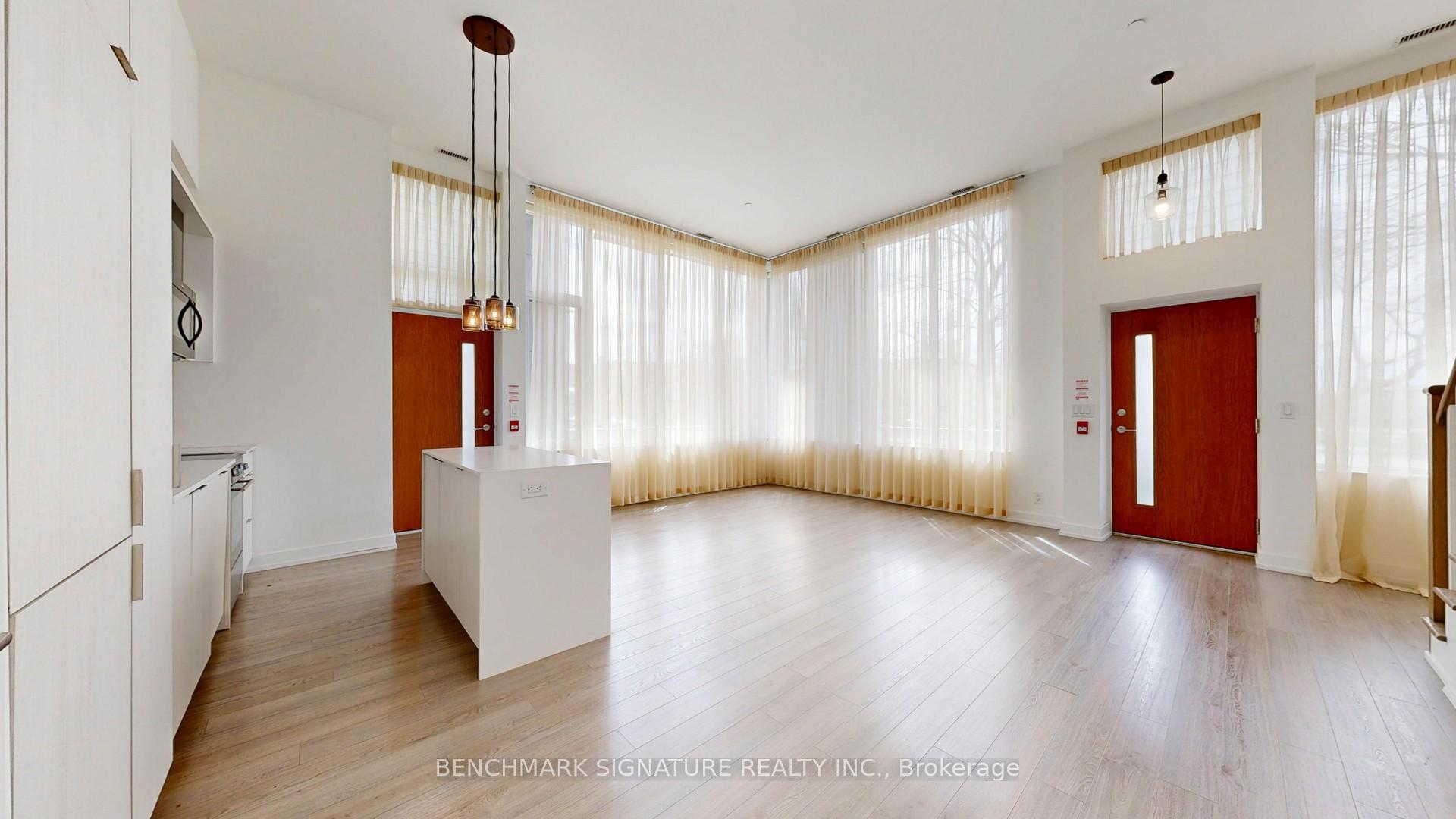 Photo 13 of Unit Th106, 6 Parkwood Avenue, Toronto, Casa Loma — HOMEH