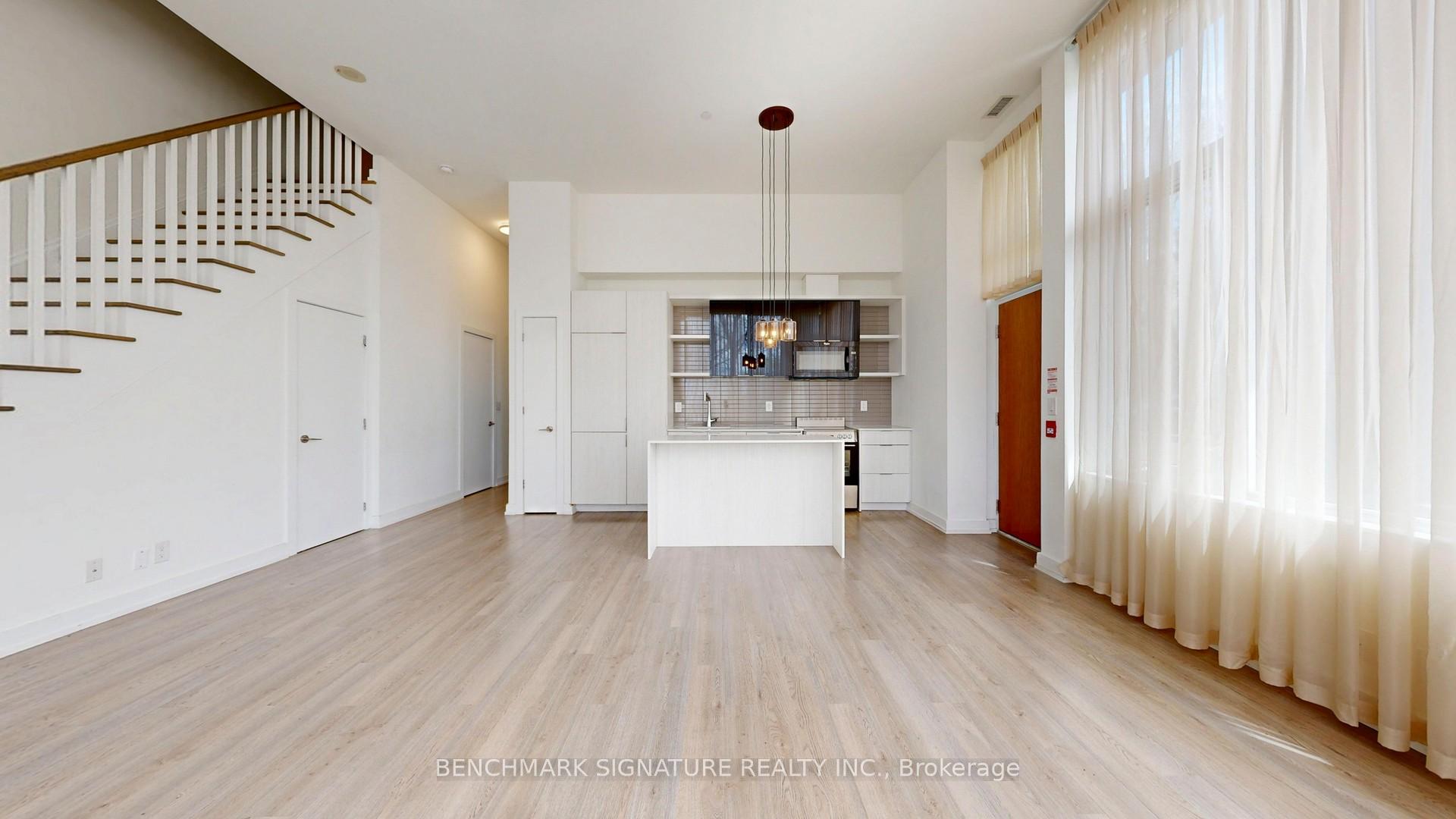 Photo 16 of Unit Th106, 6 Parkwood Avenue, Toronto, Casa Loma — HOMEH