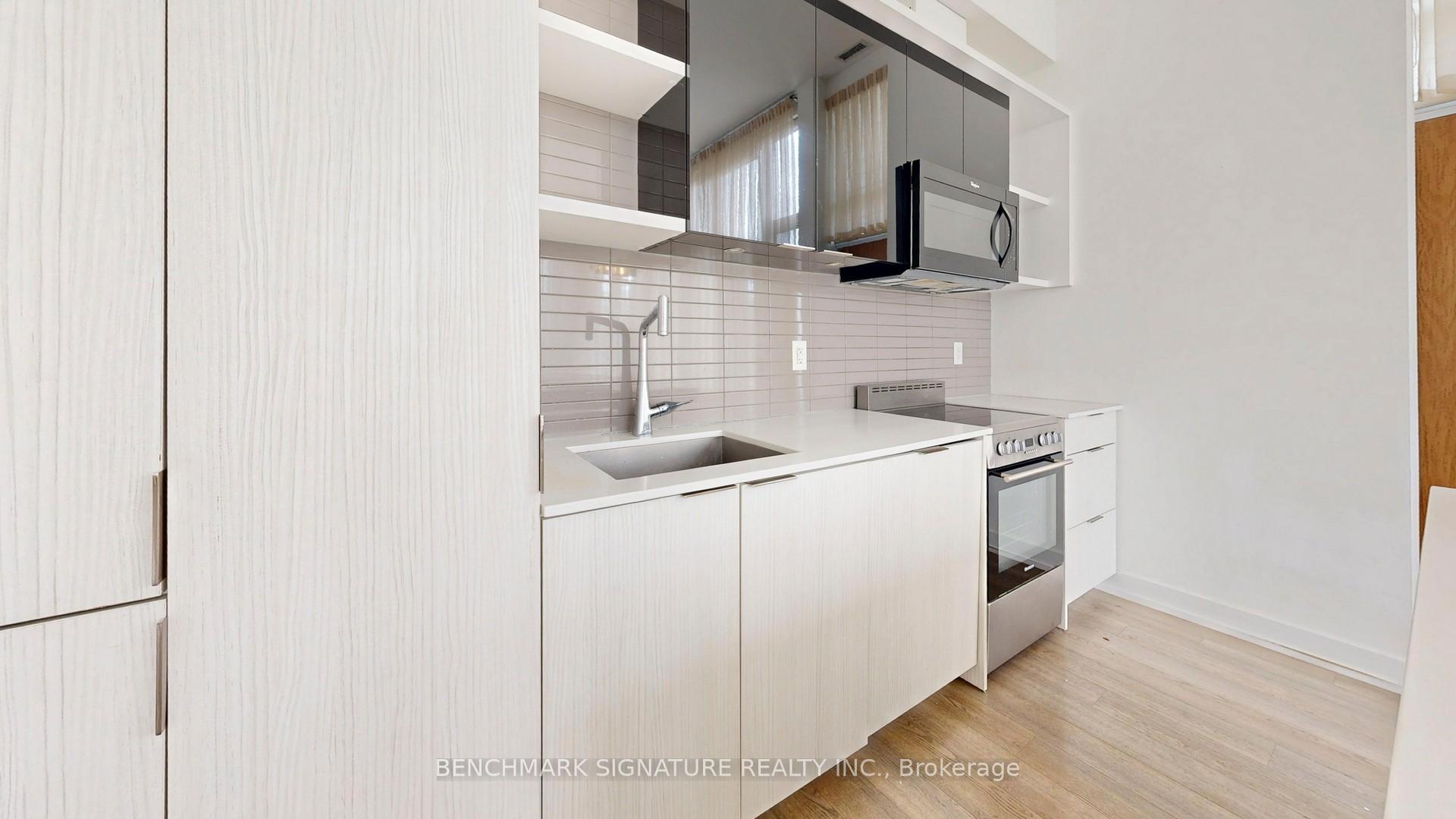 Photo 20 of Unit Th106, 6 Parkwood Avenue, Toronto, Casa Loma — HOMEH