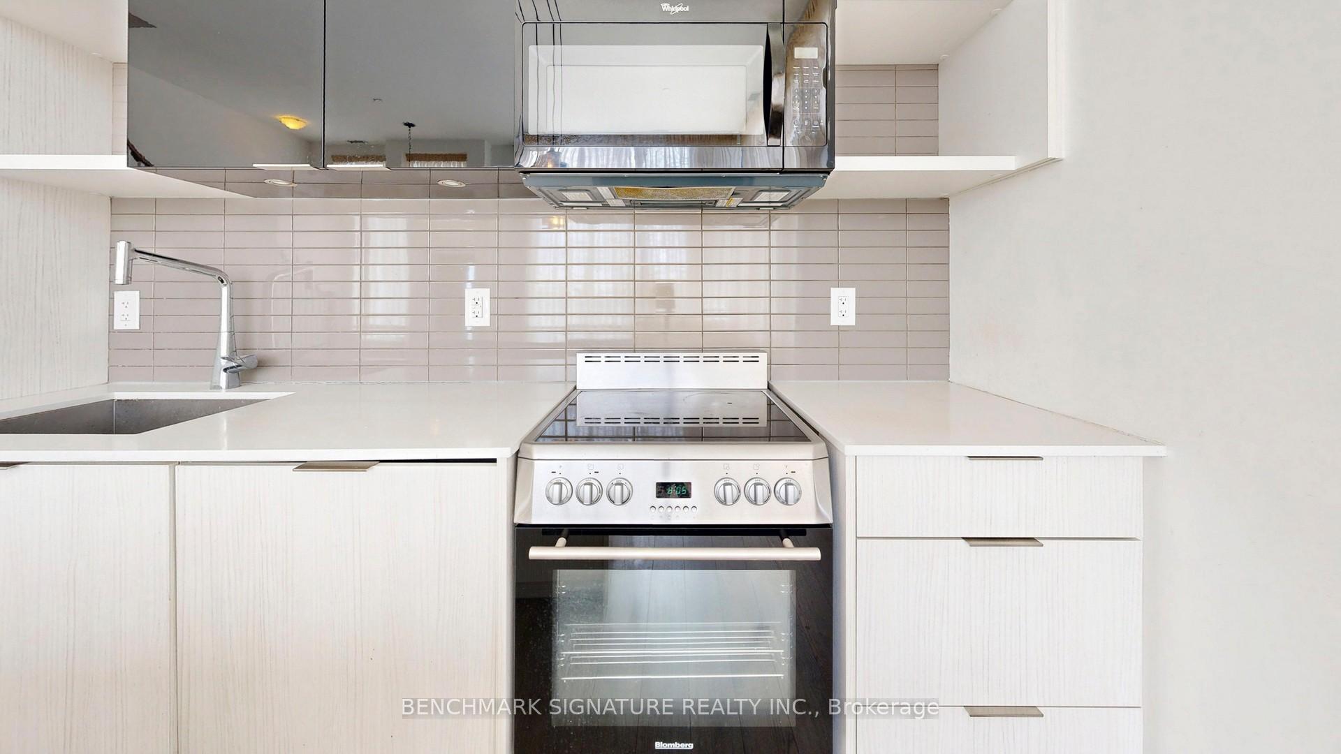 Photo 22 of Unit Th106, 6 Parkwood Avenue, Toronto, Casa Loma — HOMEH