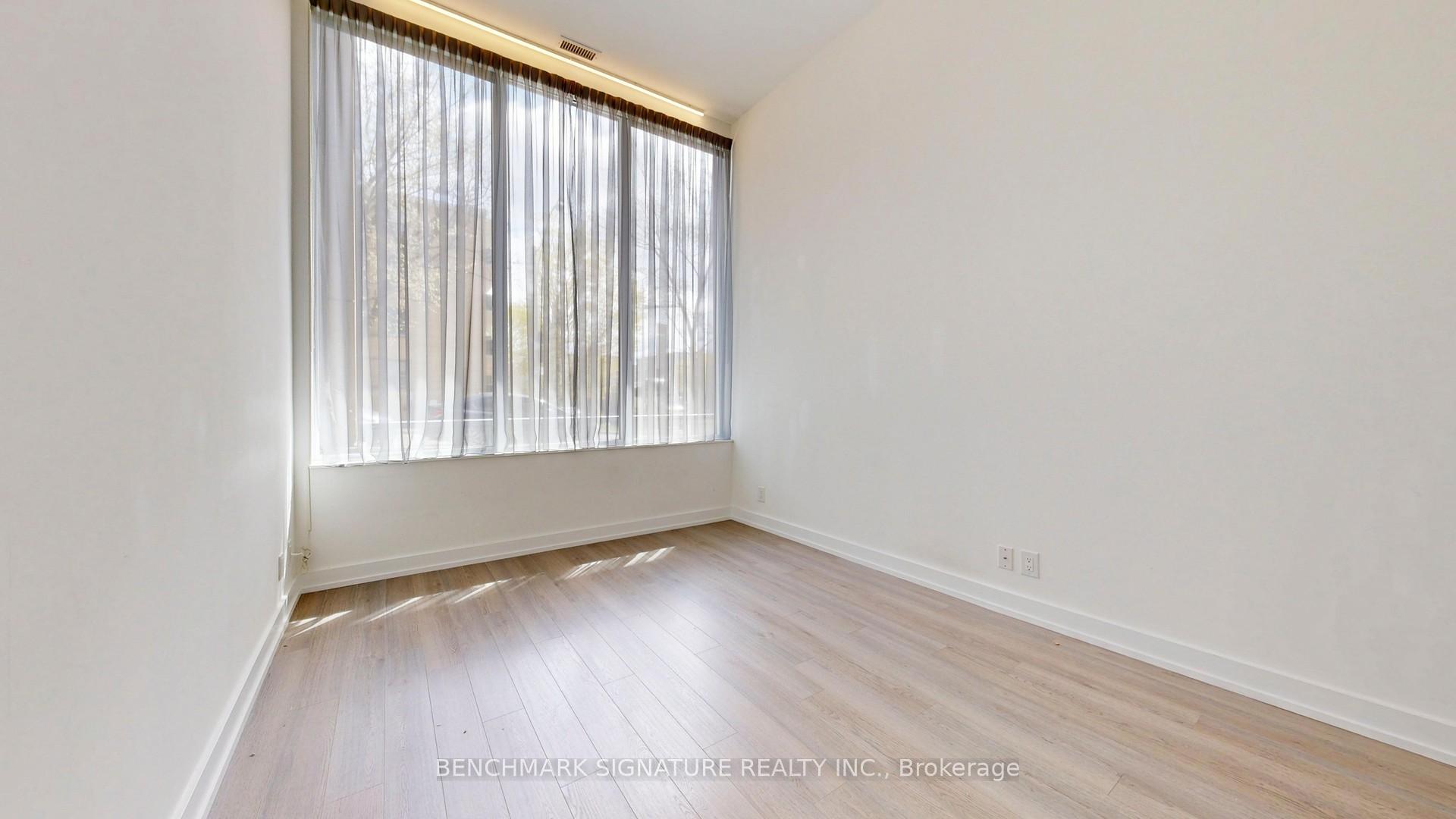 Photo 24 of Unit Th106, 6 Parkwood Avenue, Toronto, Casa Loma — HOMEH