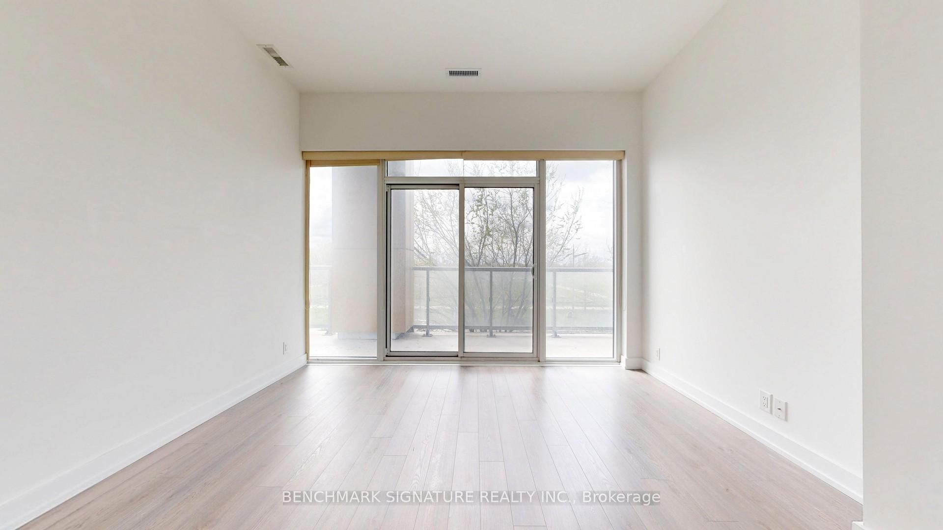 Photo 32 of Unit Th106, 6 Parkwood Avenue, Toronto, Casa Loma — HOMEH