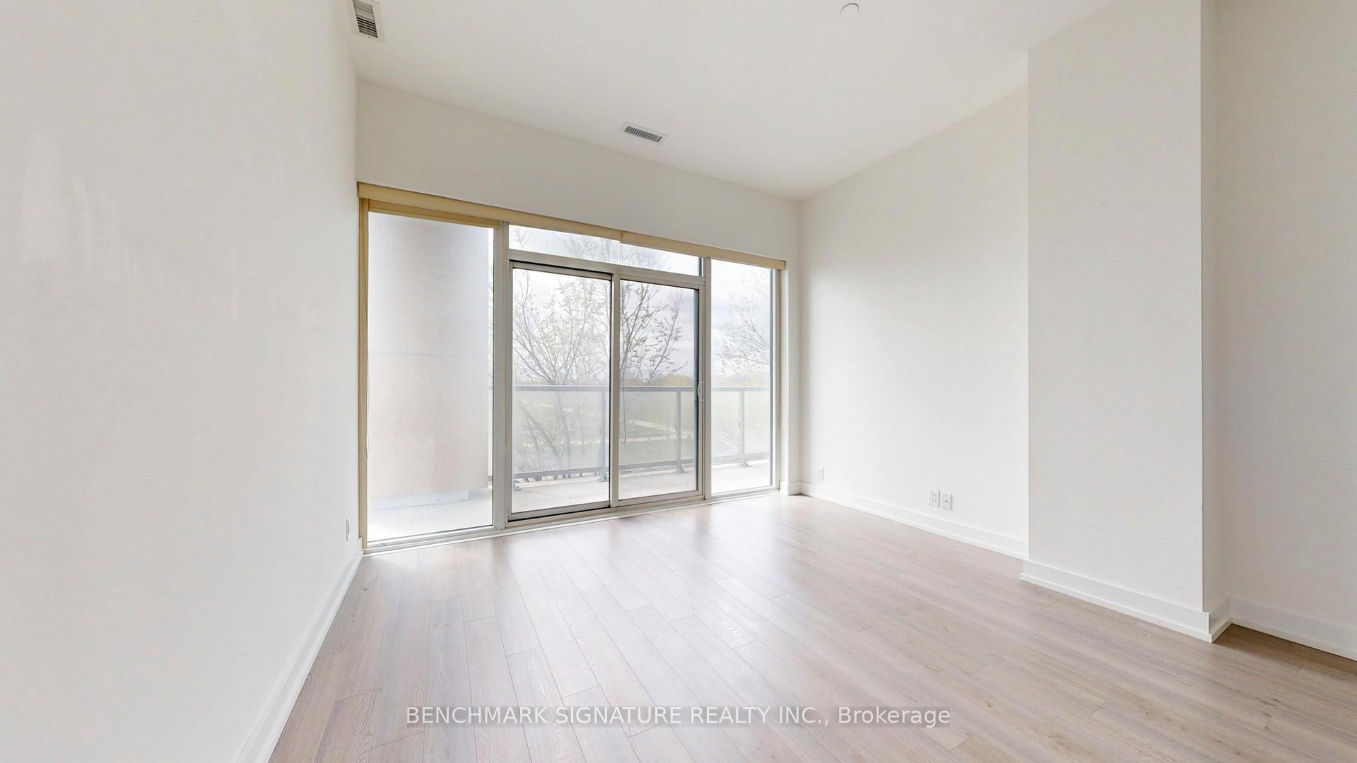 Photo 33 of Unit Th106, 6 Parkwood Avenue, Toronto, Casa Loma — HOMEH