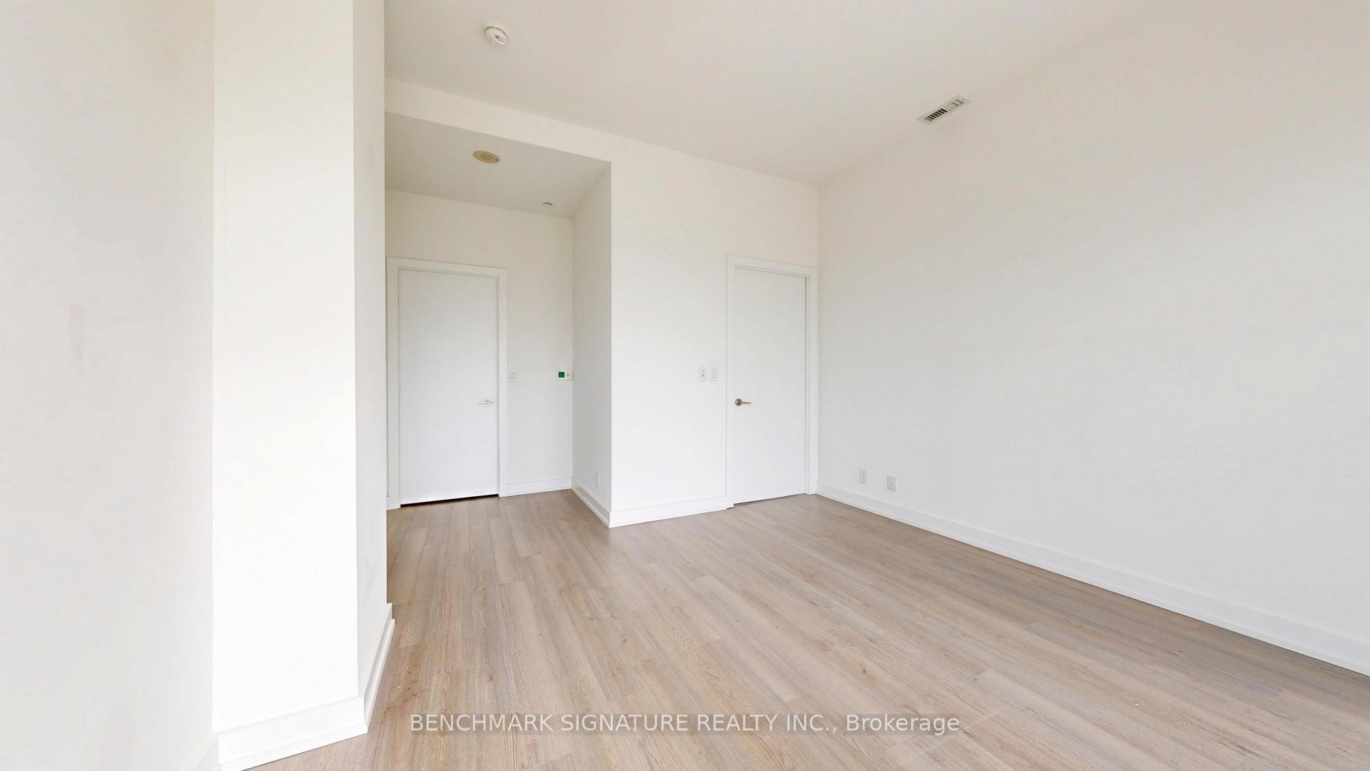 Photo 34 of Unit Th106, 6 Parkwood Avenue, Toronto, Casa Loma — HOMEH
