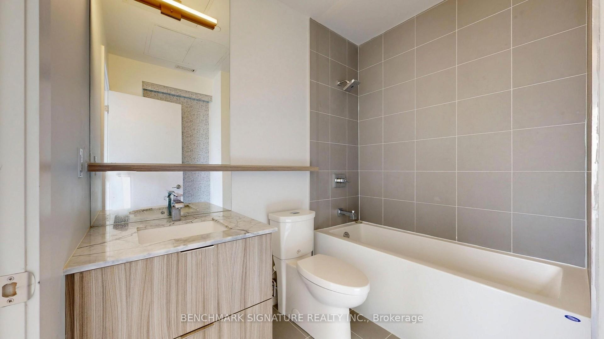 Photo 36 of Unit Th106, 6 Parkwood Avenue, Toronto, Casa Loma — HOMEH