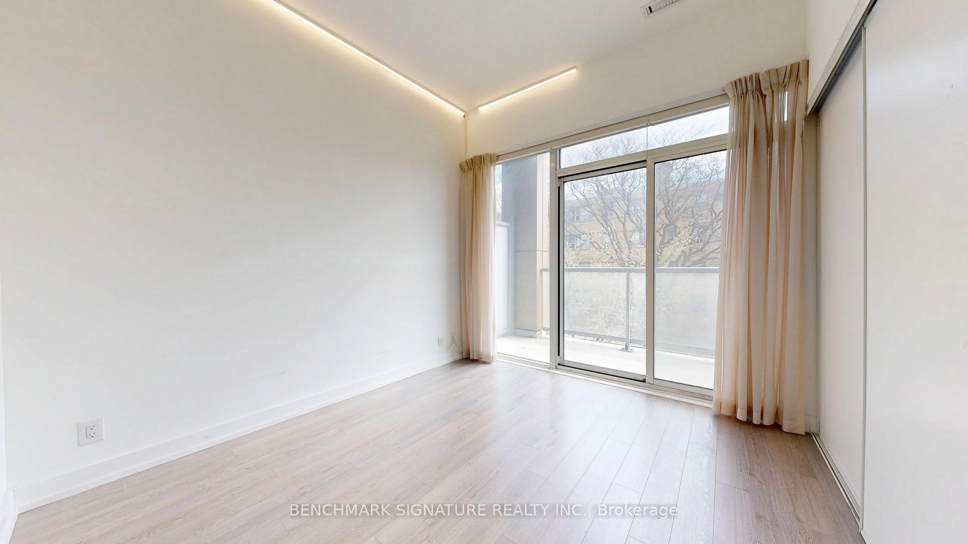 Photo 40 of Unit Th106, 6 Parkwood Avenue, Toronto, Casa Loma — HOMEH