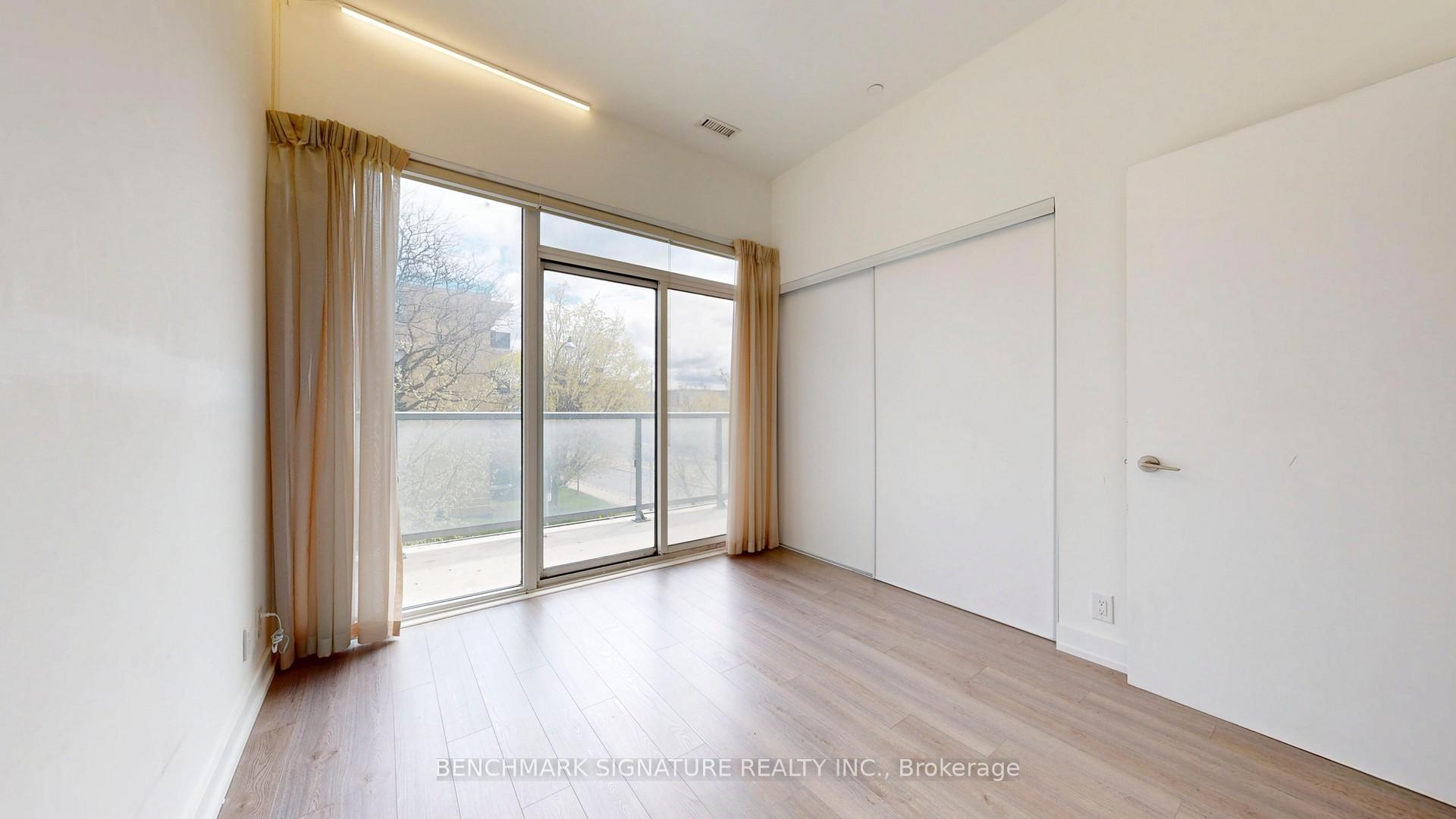 Photo 41 of Unit Th106, 6 Parkwood Avenue, Toronto, Casa Loma — HOMEH