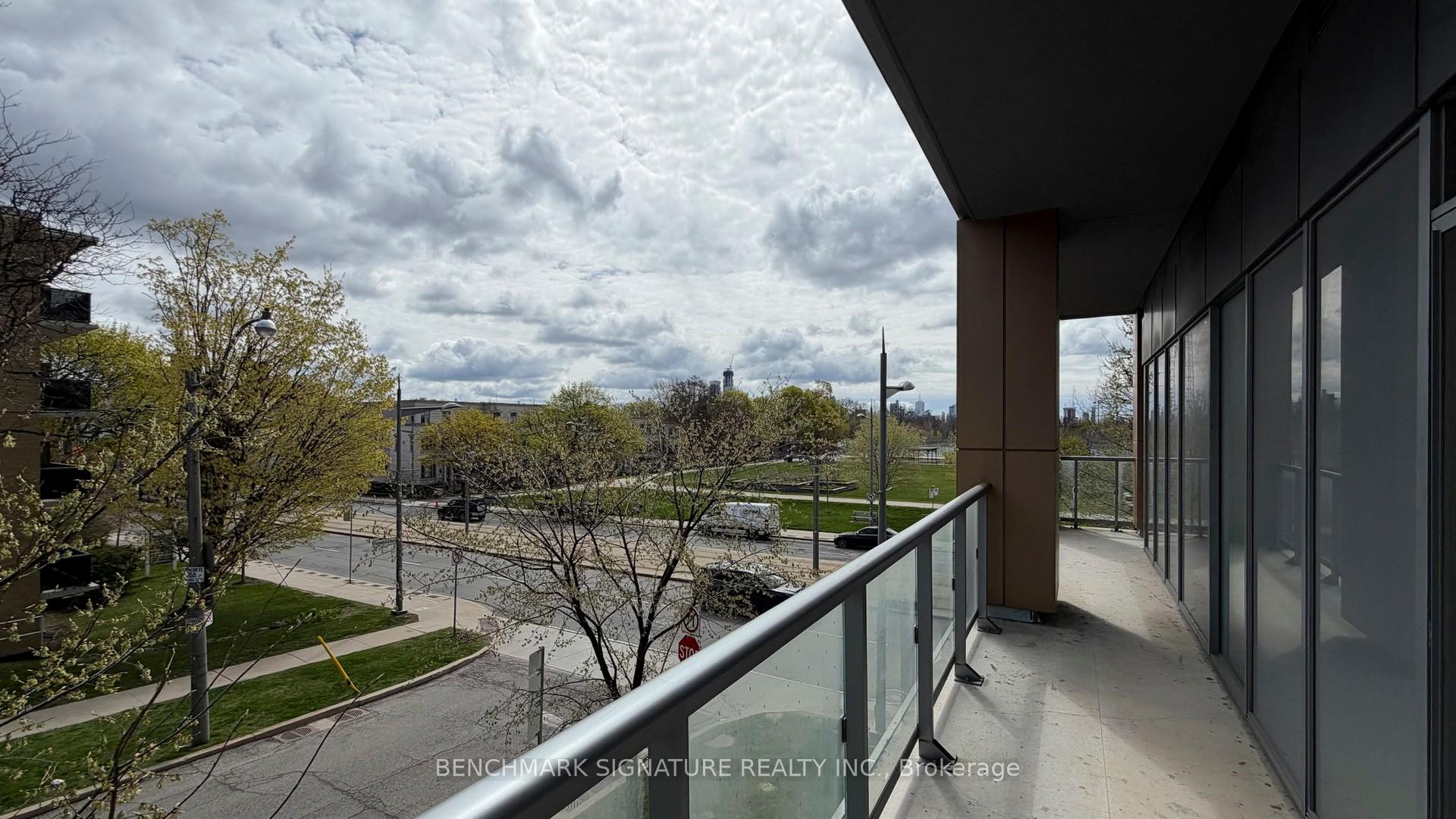 Photo 47 of Unit Th106, 6 Parkwood Avenue, Toronto, Casa Loma — HOMEH