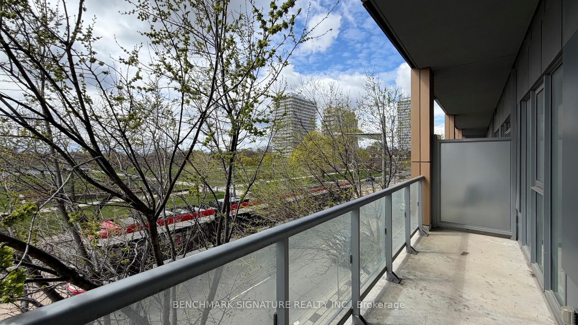 Photo 48 of Unit Th106, 6 Parkwood Avenue, Toronto, Casa Loma — HOMEH