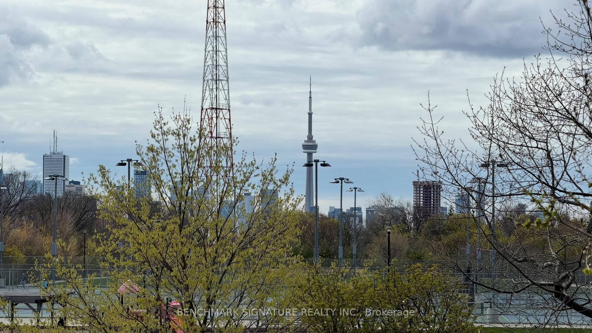 Photo 50 of Unit Th106, 6 Parkwood Avenue, Toronto, Casa Loma — HOMEH