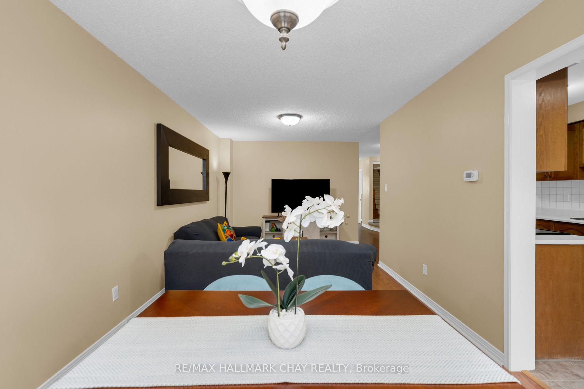 Photo 7 of 769 Playter Crescent, Newmarket, Armitage — HOMEH