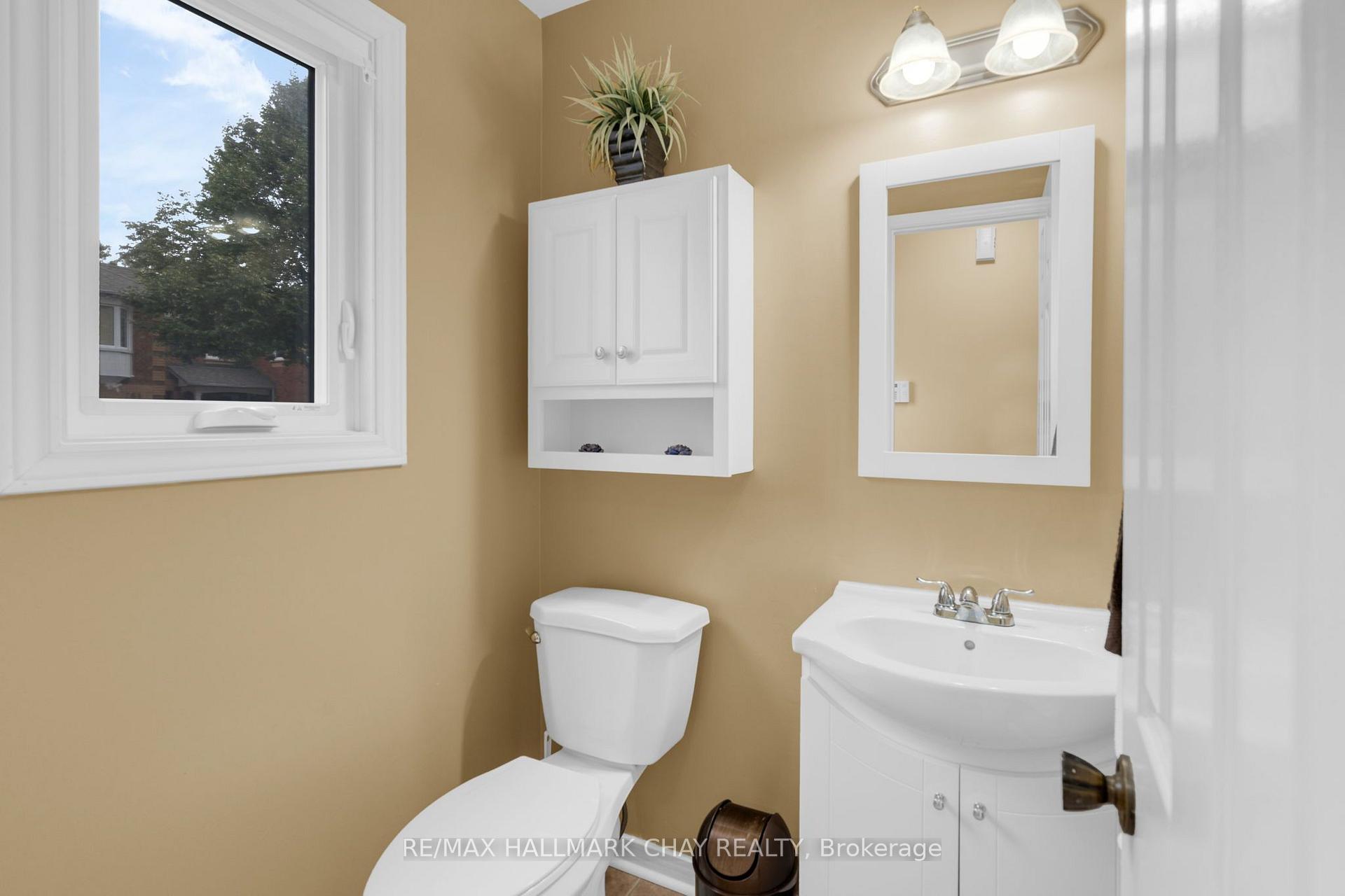 Photo 12 of 769 Playter Crescent, Newmarket, Armitage — HOMEH