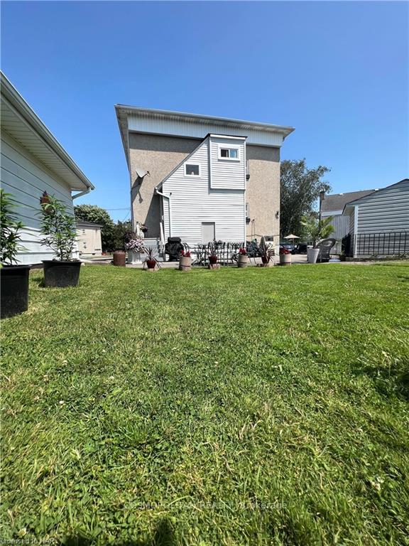 Photo 5 of 68 Clifford Avenue, Welland, Broadway — HOMEH