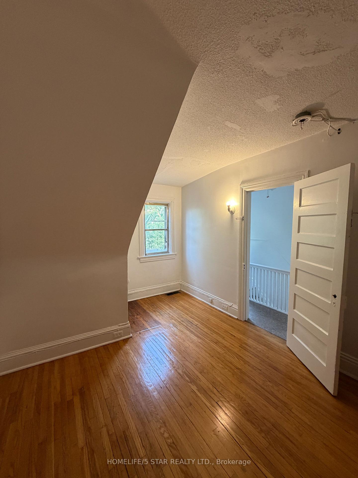 Photo 17 of Unit Apt 2, 743 Euclid Avenue, Toronto, The Annex — HOMEH