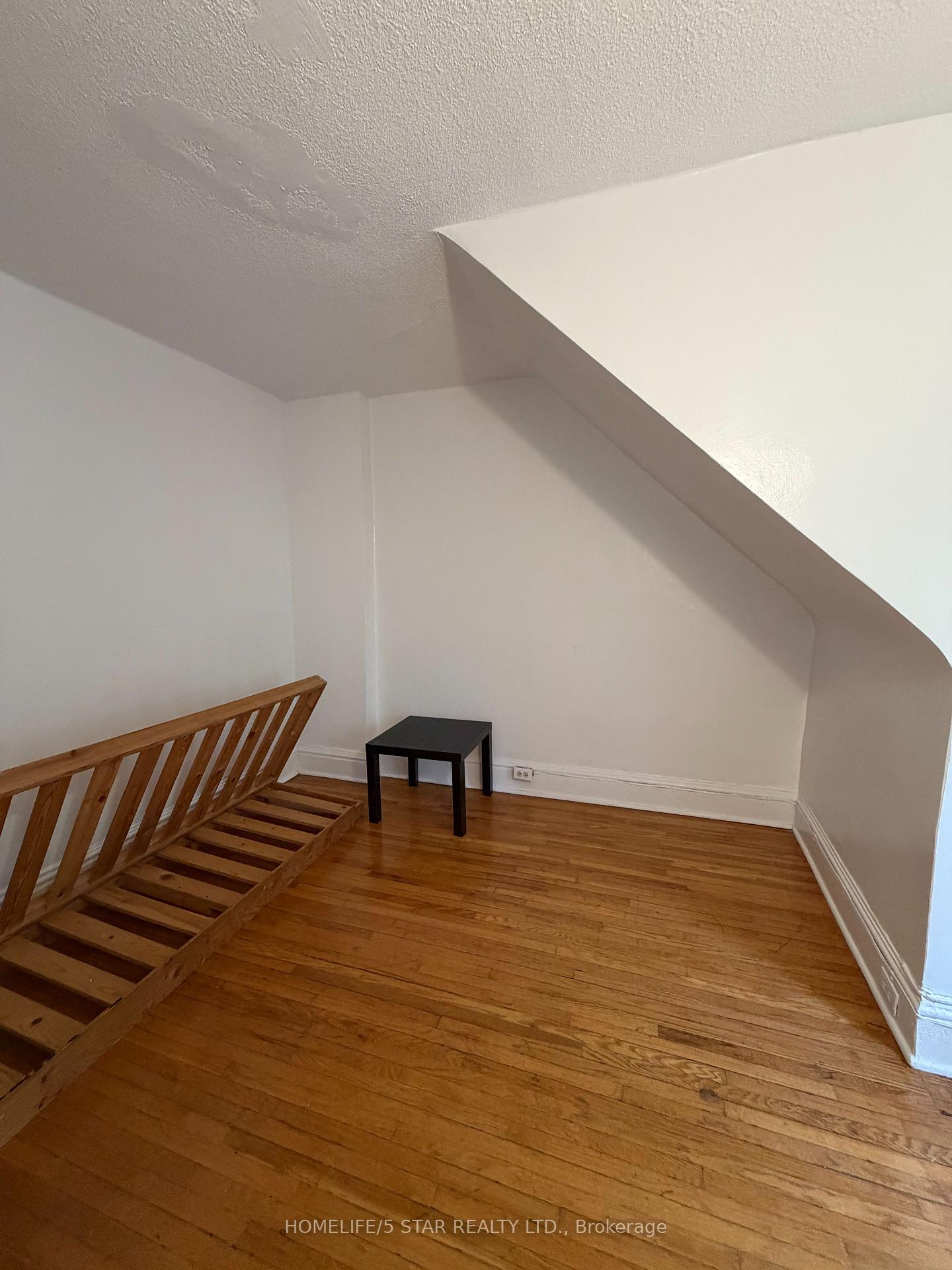 Photo 19 of Unit Apt 2, 743 Euclid Avenue, Toronto, The Annex — HOMEH
