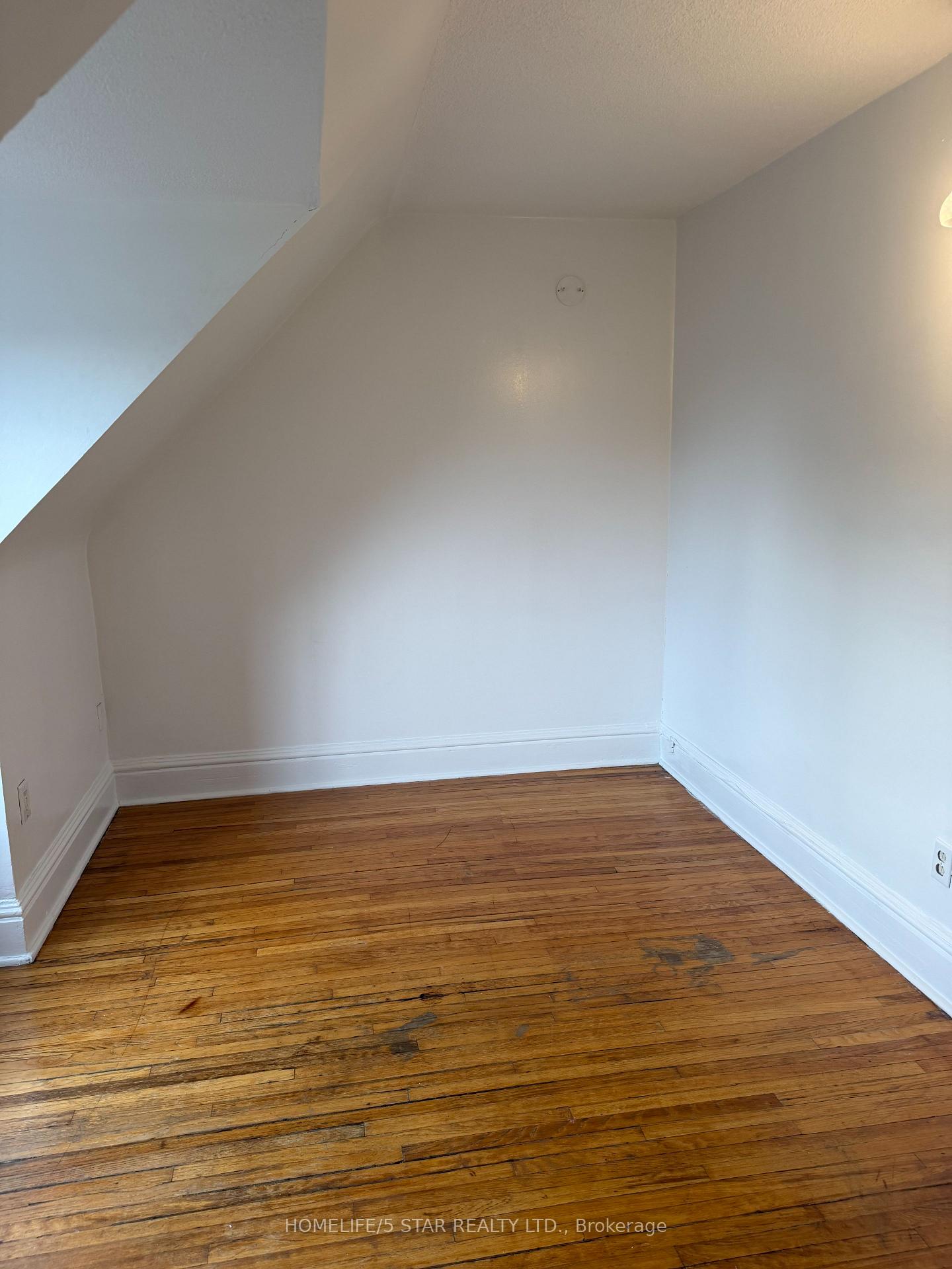 Photo 23 of Unit Apt 2, 743 Euclid Avenue, Toronto, The Annex — HOMEH