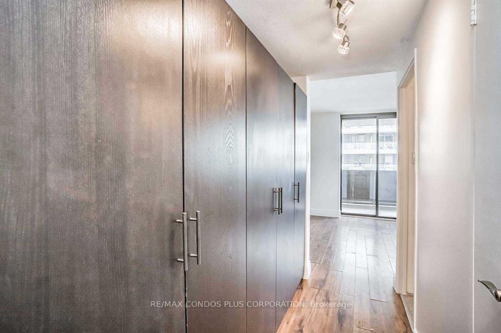 Photo 17 of Unit 1011, 720 Spadina Avenue, Toronto, University — HOMEH